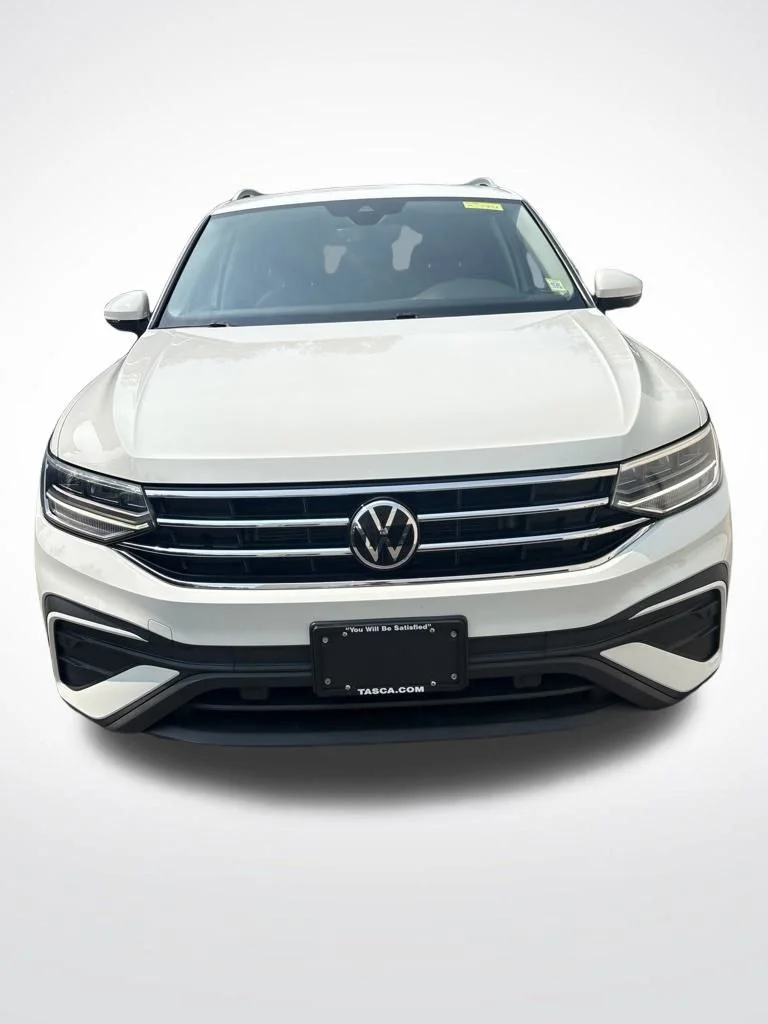 Used 2022  Volkswagen 2.0T SE image 2
