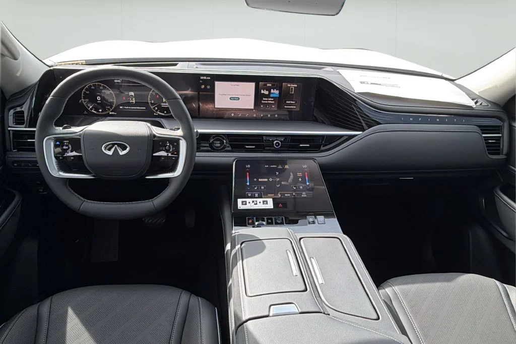 New 2027 RADIANT WHITE INFINITI Luxe 2WD image 19