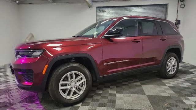 2025 Jeep Grand Cherokee Laredo - Photo 4