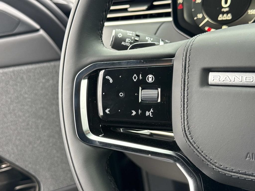 New 2026 Carpathian Grey Land Rover SE image 7