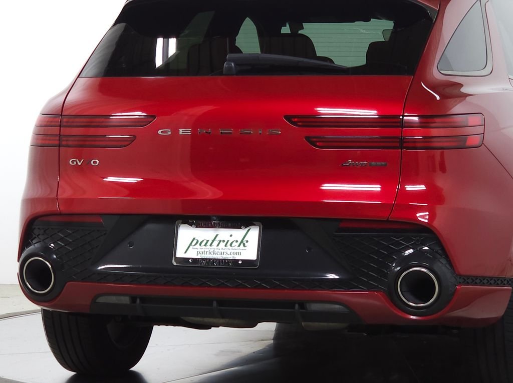 Used 2022 Red Genesis 3.5T Sport image 10