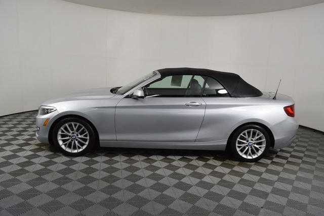 Used 2016 Silver BMW xDrive image 4
