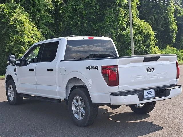 New 2026 Oxford White Ford XLT image 3