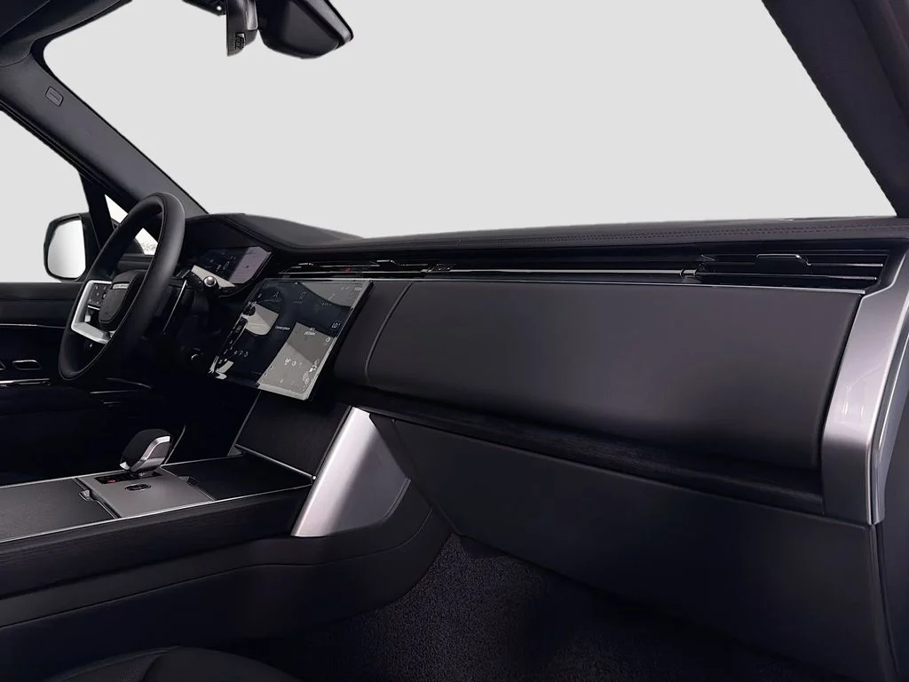 New 2026 Fuji White Land Rover SE image 31