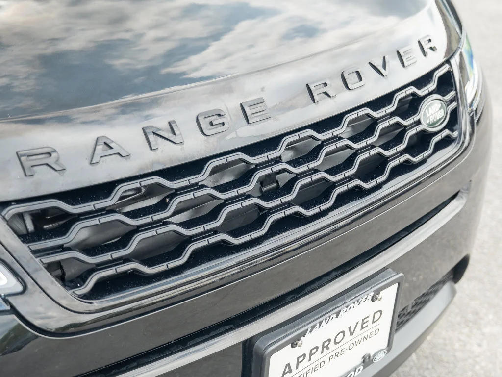 Used 2023 Black Land Rover S image 15