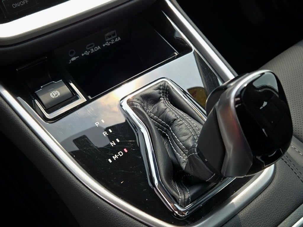 Used 2025 White Subaru Limited image 29