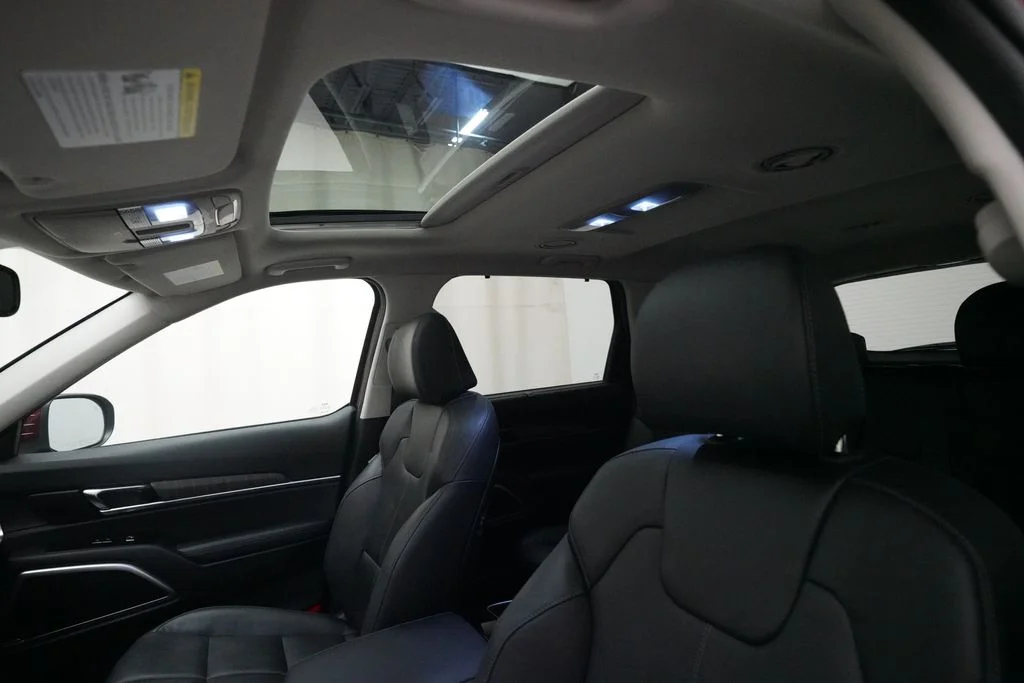 Used 2024 Red Kia EX image 31