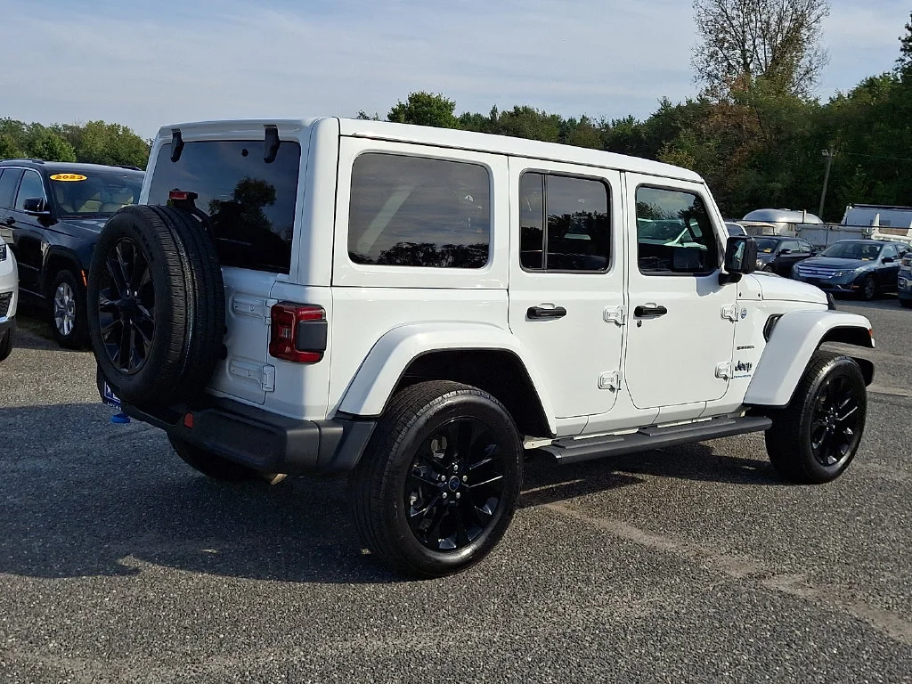 Used 2024 White Jeep Sahara 4xe image 12