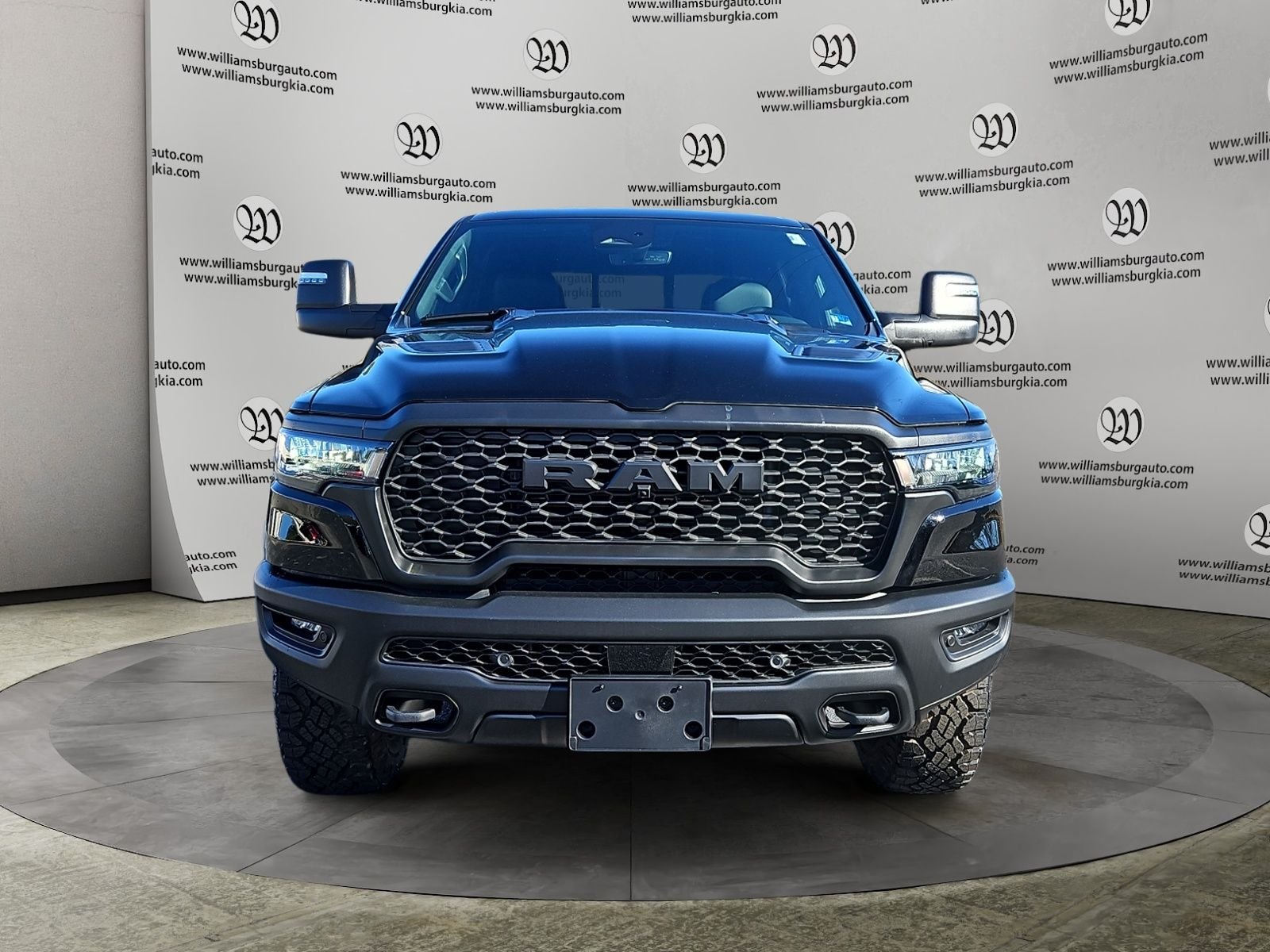 New 2026 Diamond Black Crystal Pearl-Coat Exterior Paint RAM Rebel image 8