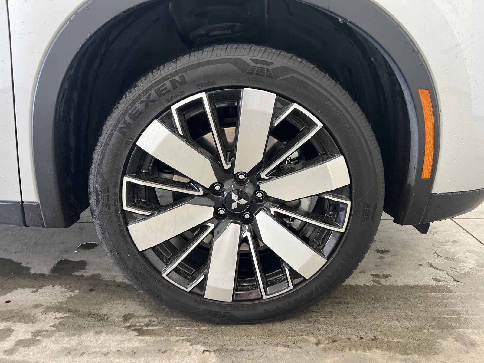 2025 Mitsubishi Outlander SE - Photo 8