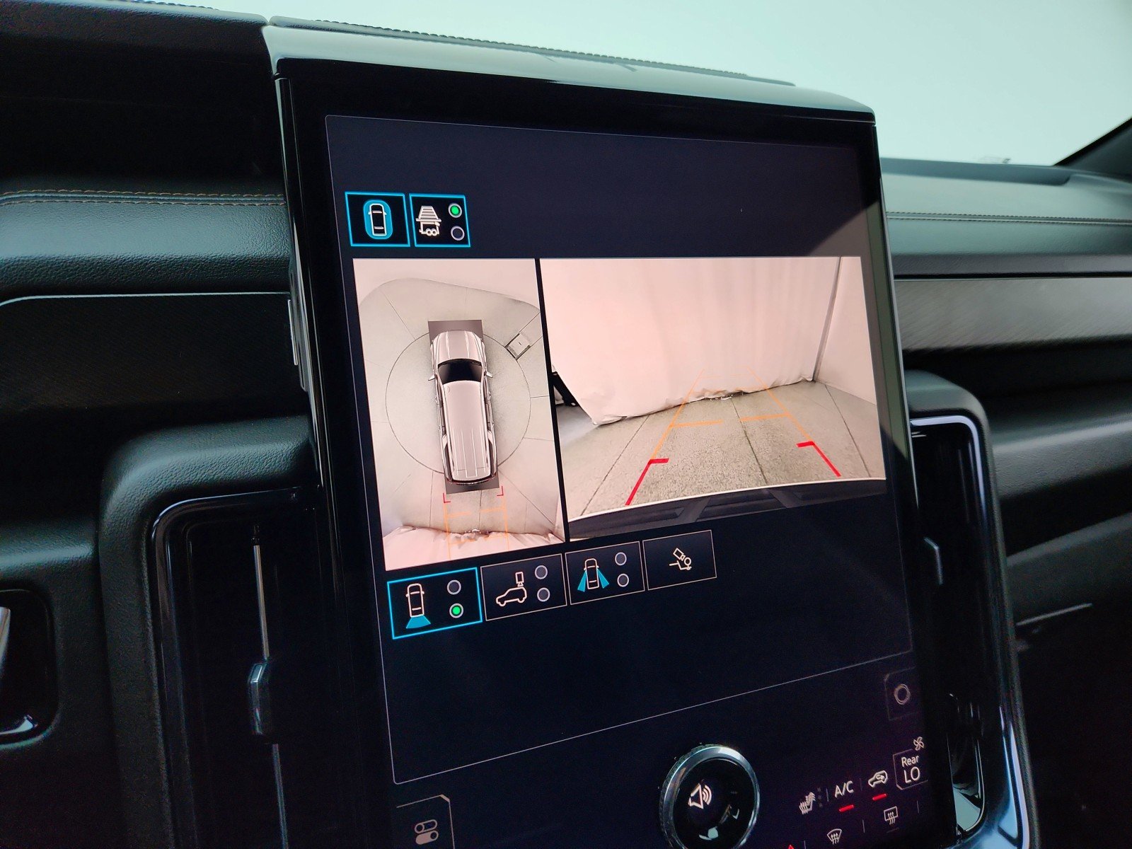 Used 2025 Summit White GMC AT4 image 19