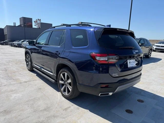 Used 2023  Honda Touring image 5