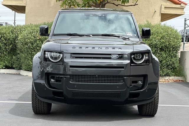 New 2026 Carpathian Grey Land Rover X-Dynamic SE image 8