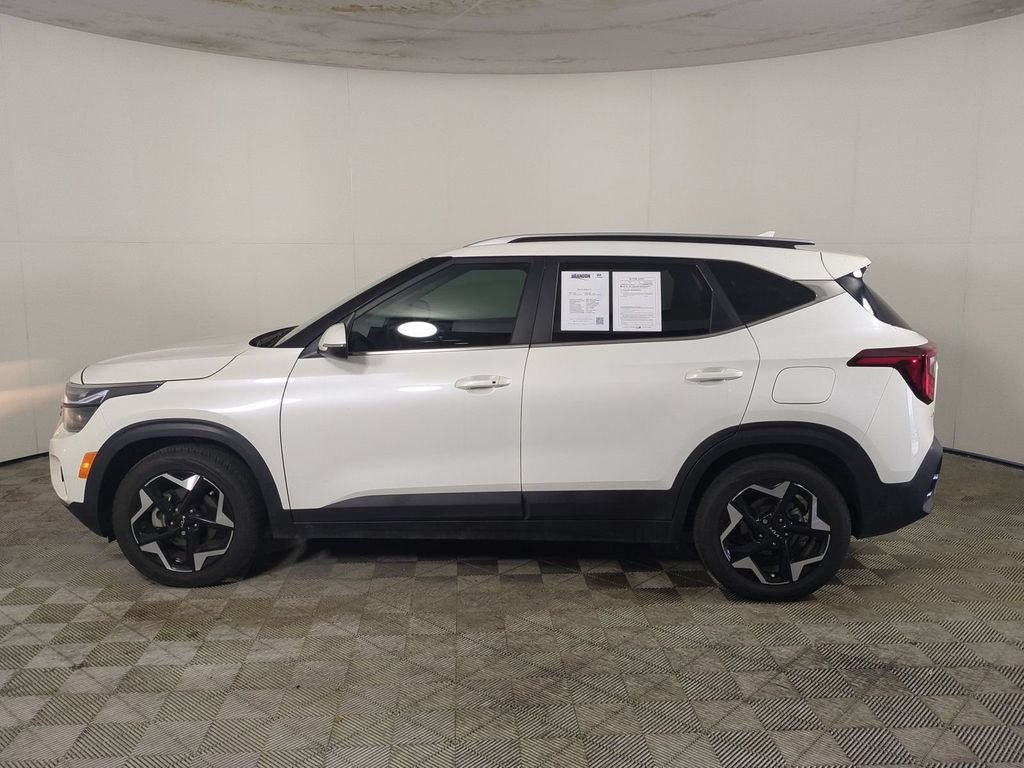 Used 2024 White Kia EX image 8