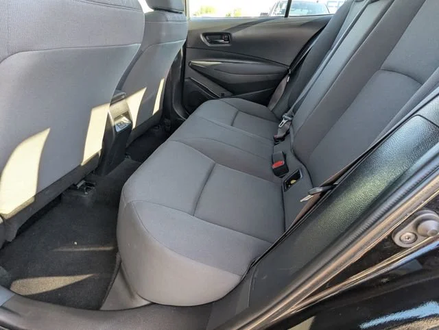 2024 Toyota Corolla LE - Photo 18