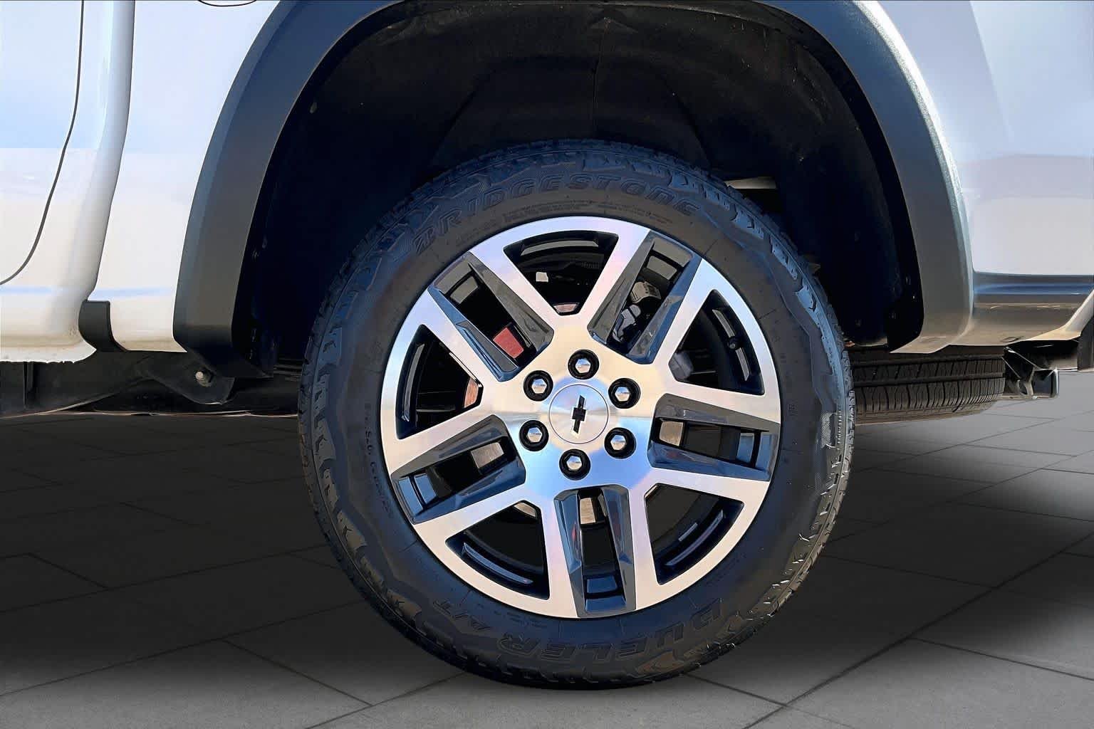 Used 2024 Summit White Chevrolet 4WD Z71 image 11