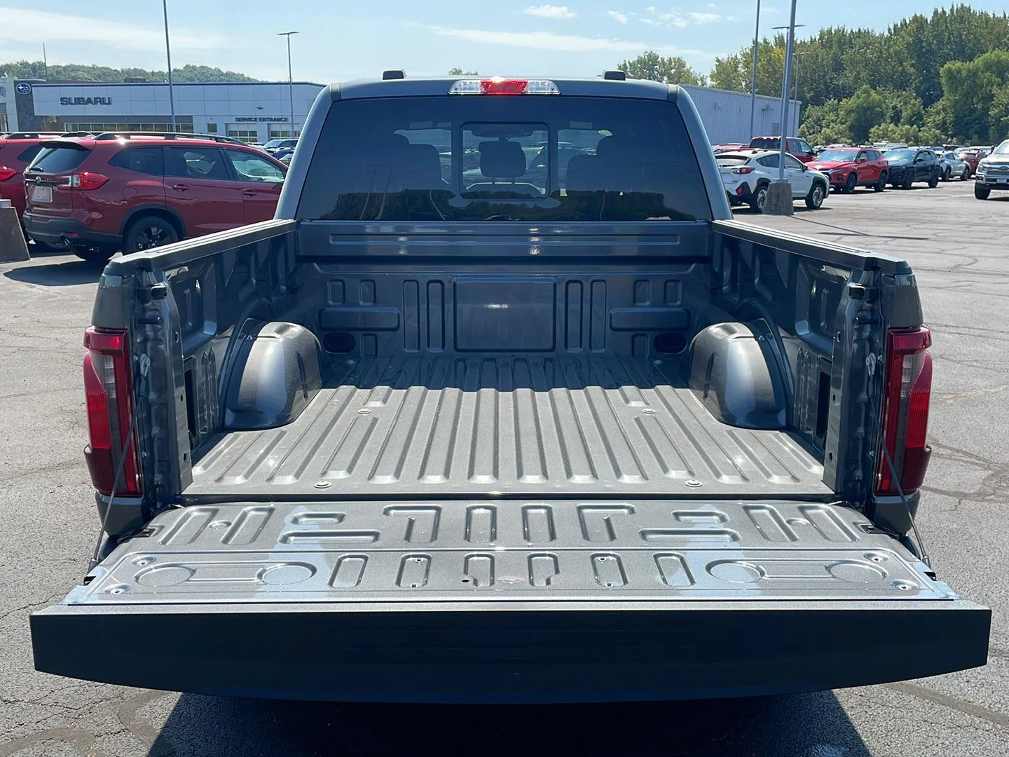 New 2026 Carbonized Gray Metallic Ford XLT image 31