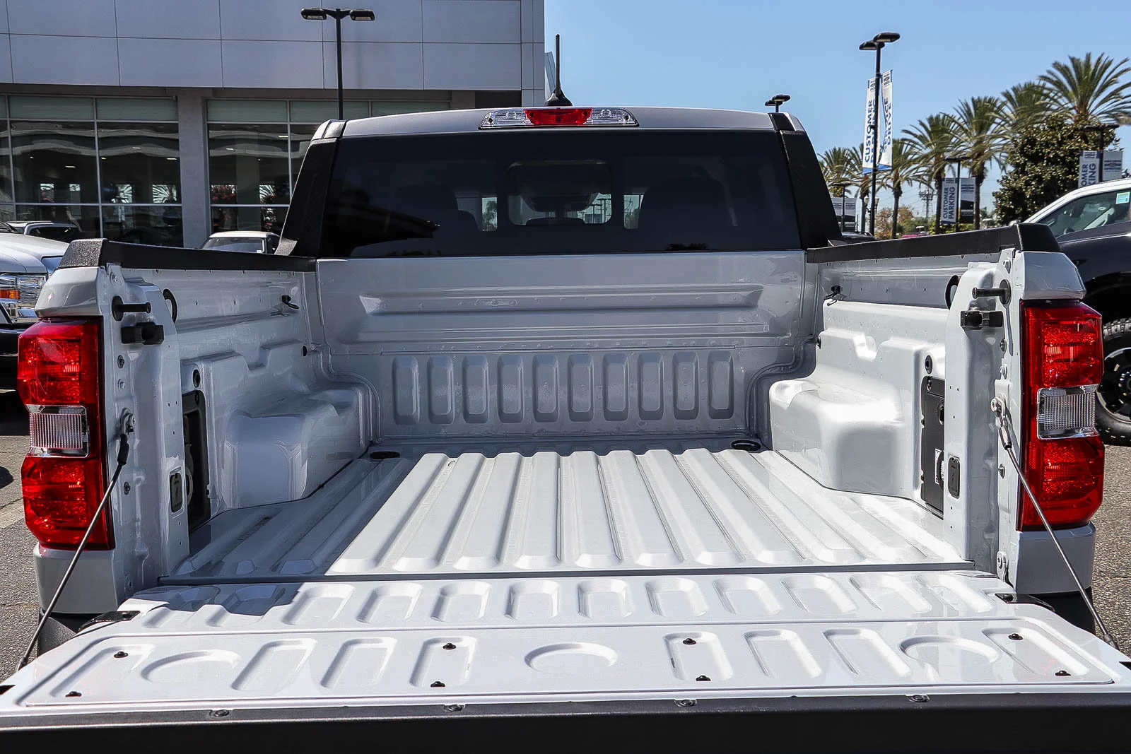 New 2026 Space White Metallic Ford XLT image 13