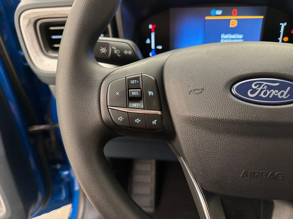 New 2025 Blue Ford XLT image 15