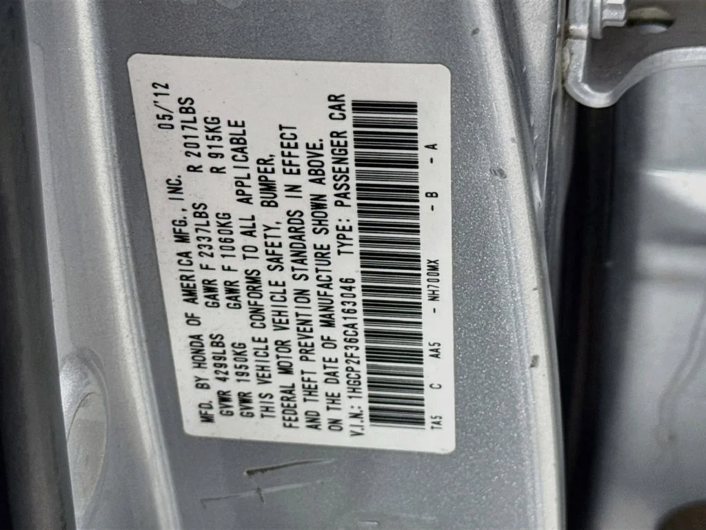 Used 2012 Alabaster Silver Metallic Honda LX image 35