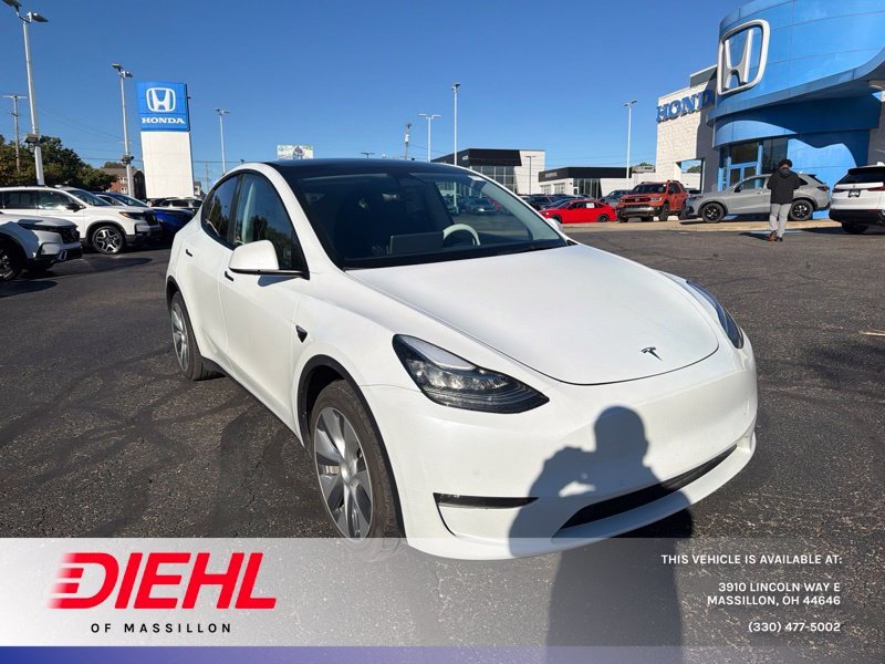 Used 2022  Tesla Long Range image 1