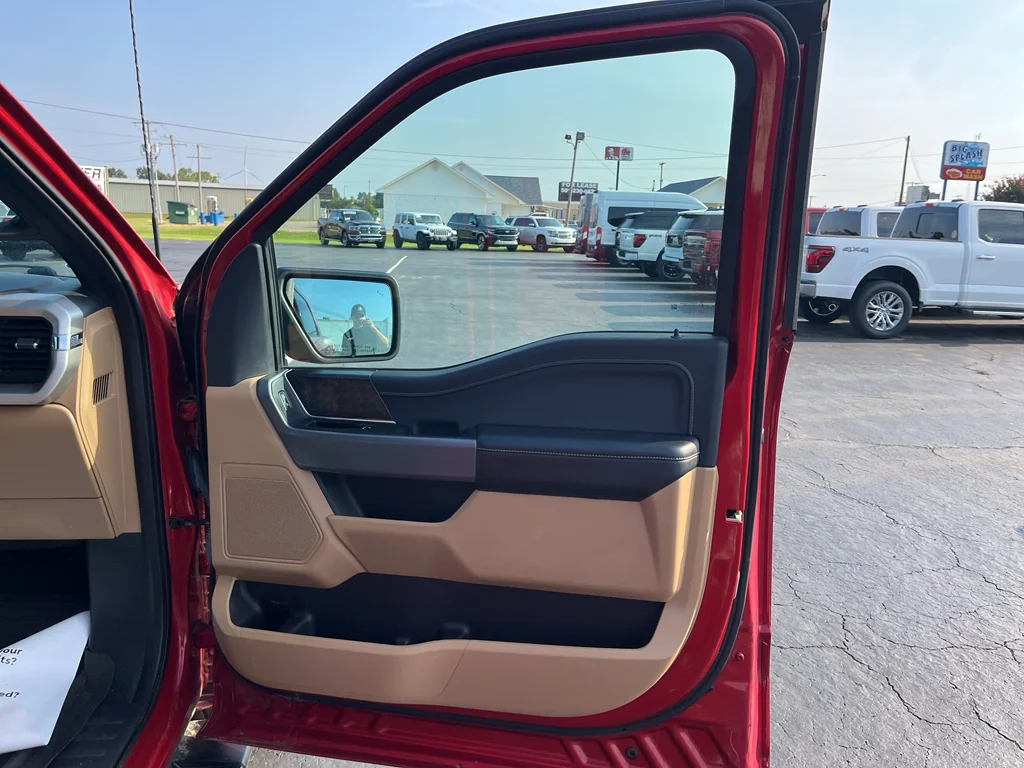 Certified Used 2022 Rapid Red Metallic Tinted Clearcoat Ford XLT image 15