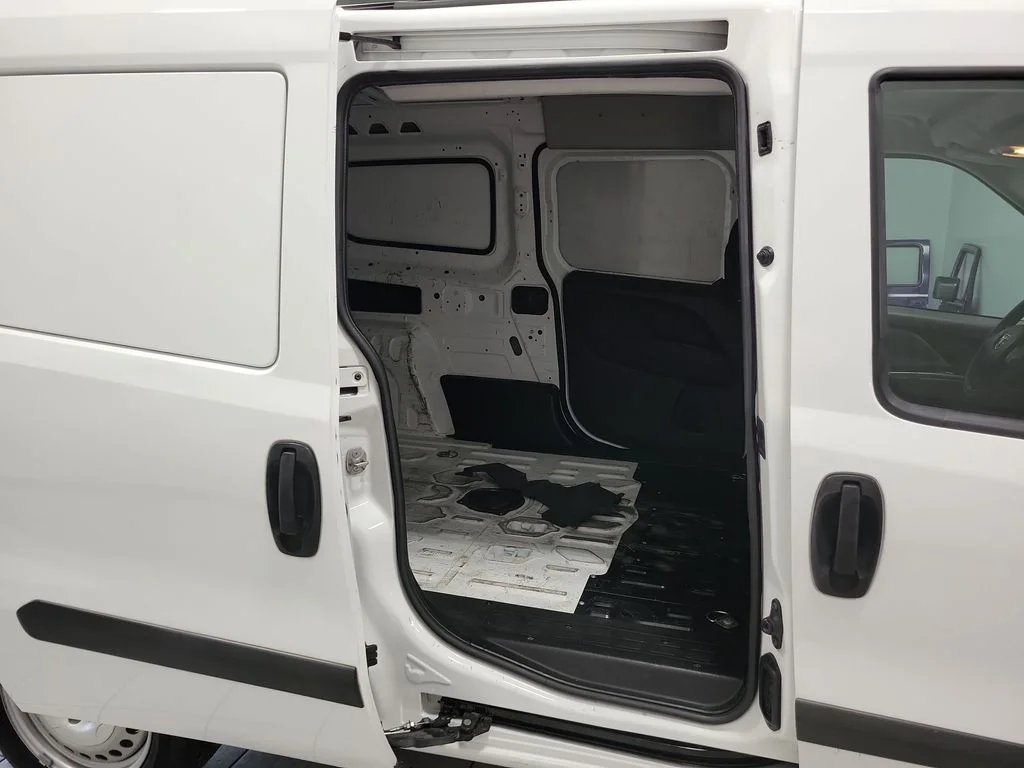 Used 2022 White Ram Base image 11