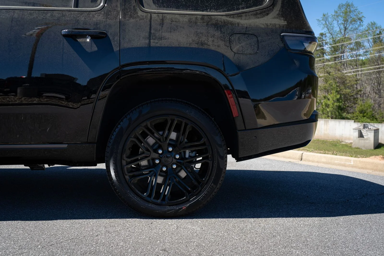 New 2026 Black Jeep Limited Reserve image 6