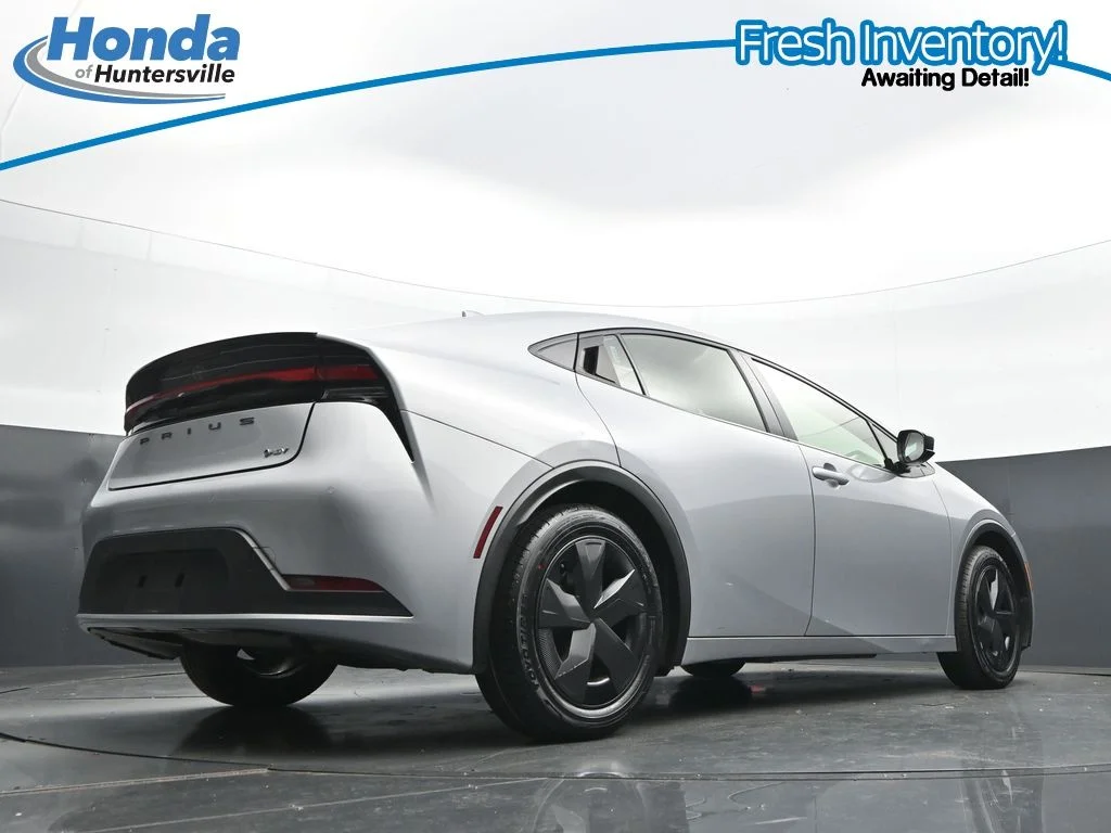Used 2025 Cutting Edge Toyota LE image 33