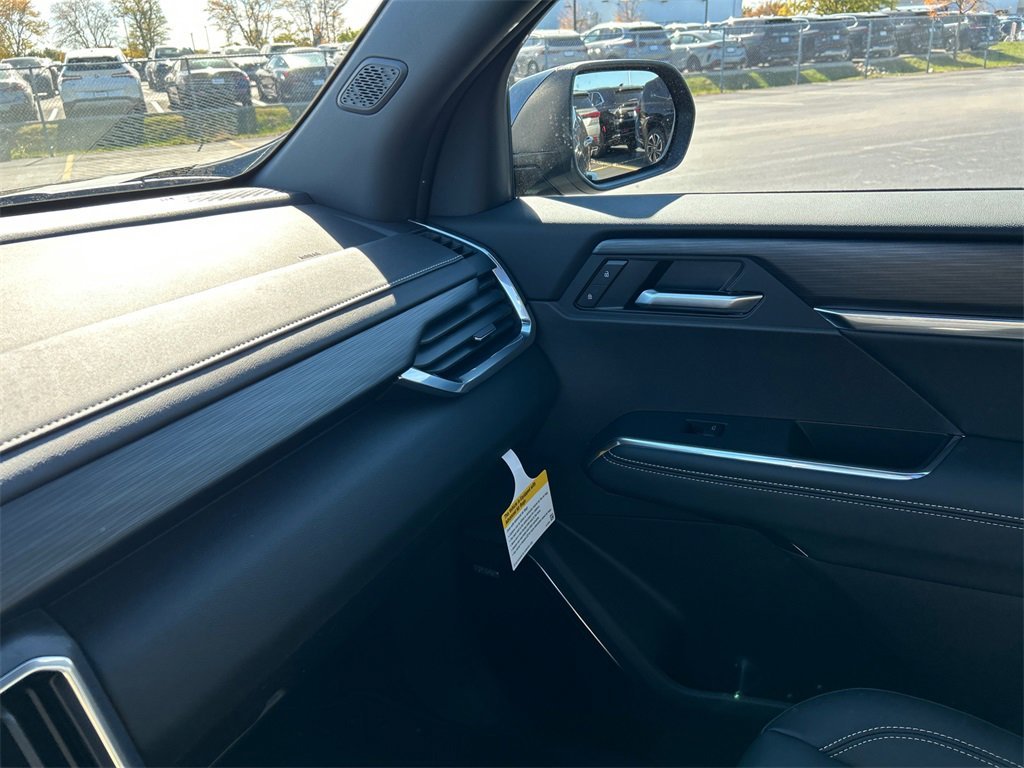 2026 GMC ACADIA - Image 24