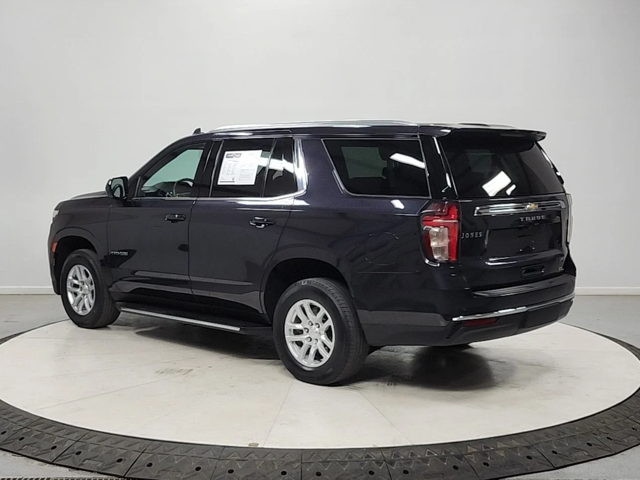 Used 2023 Gray Chevrolet LT image 5