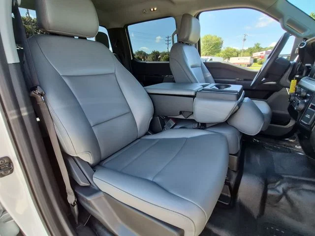 Used 2024 White Ford XL image 34