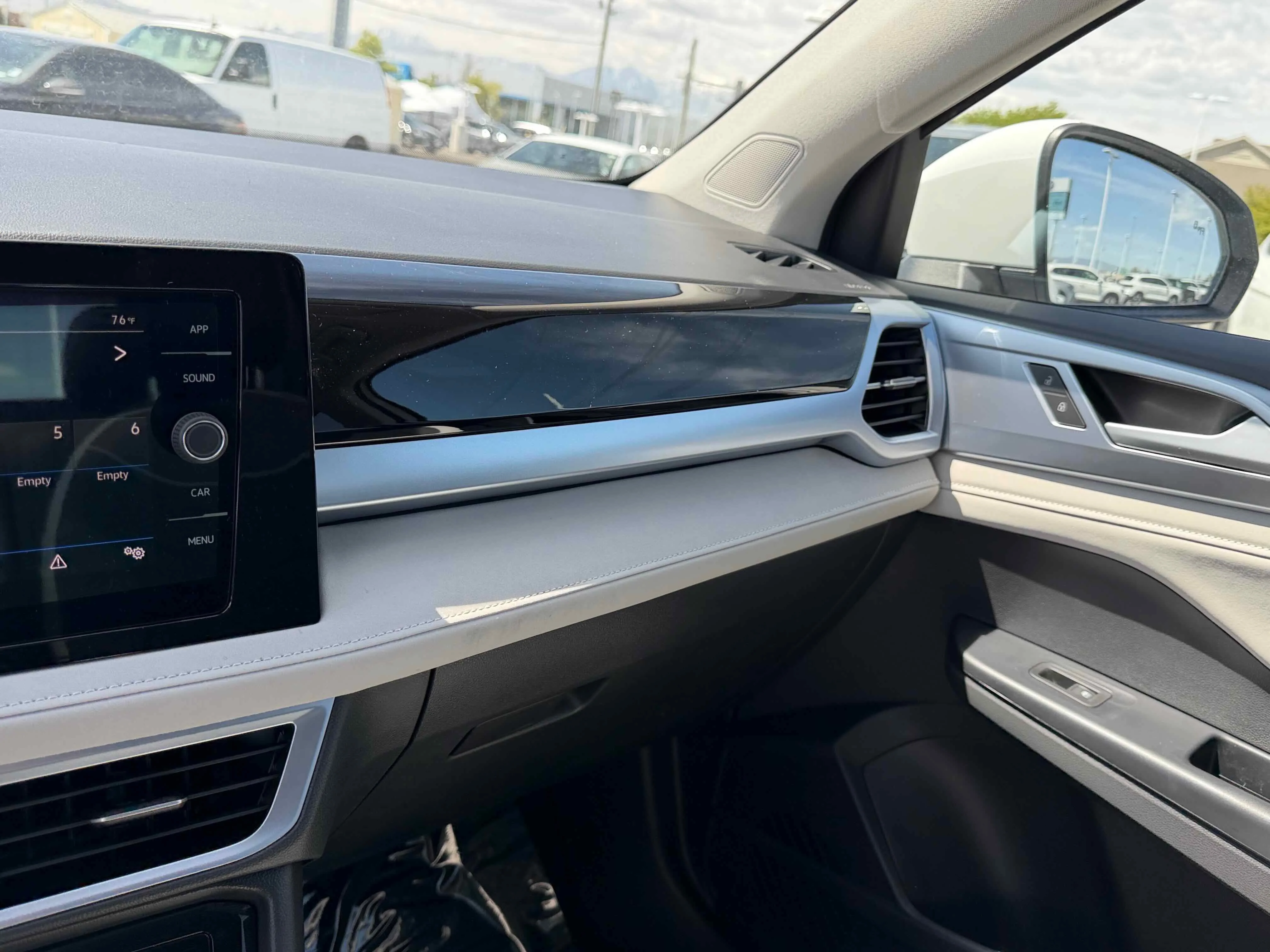 New 2026 Pure White Volkswagen SE image 19