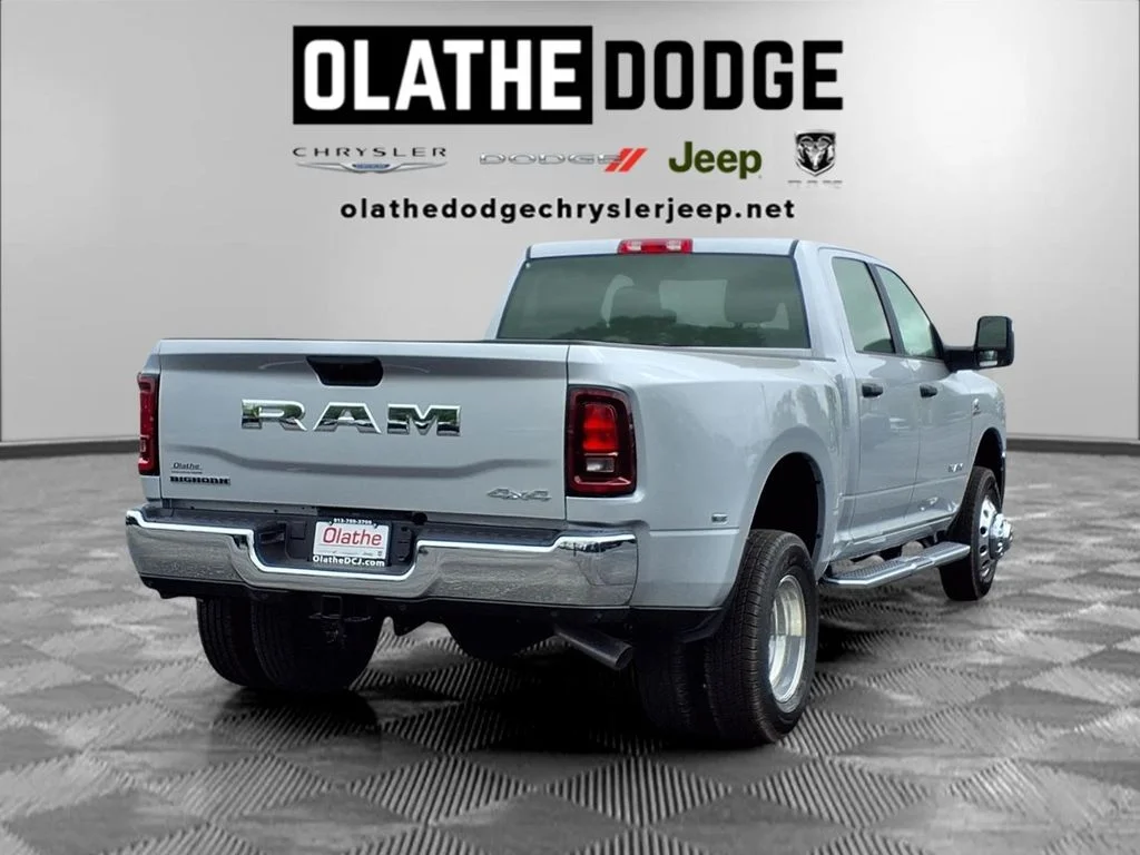 New 2026 Silver-Zynith Exterior Paint RAM Big Horn image 26