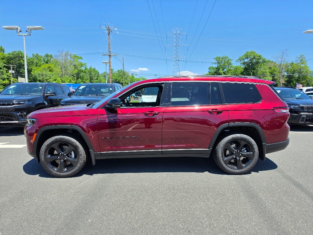 New 2026 Velvet Red Pearl-Coat Exterior Paint Jeep Limited image 8