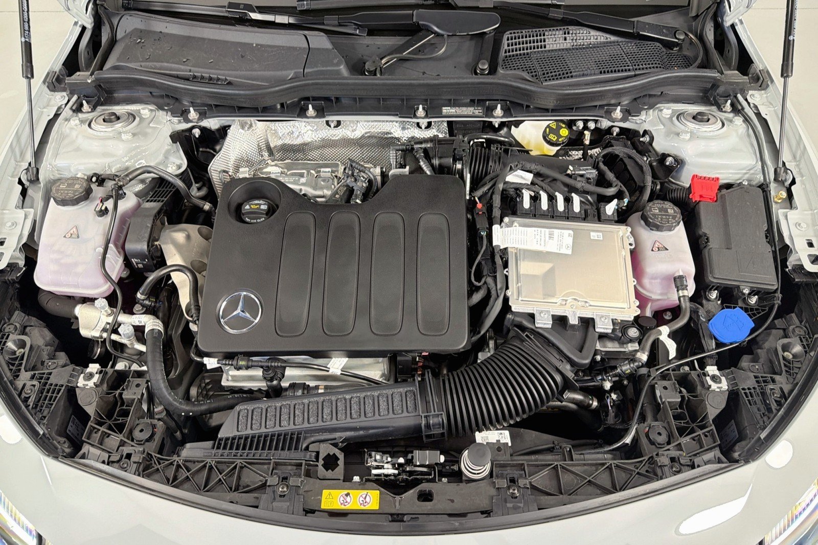 New 2027 MANUFAKTUR Alpine Grey Mercedes-Benz CLA 220 Hybrid image 10