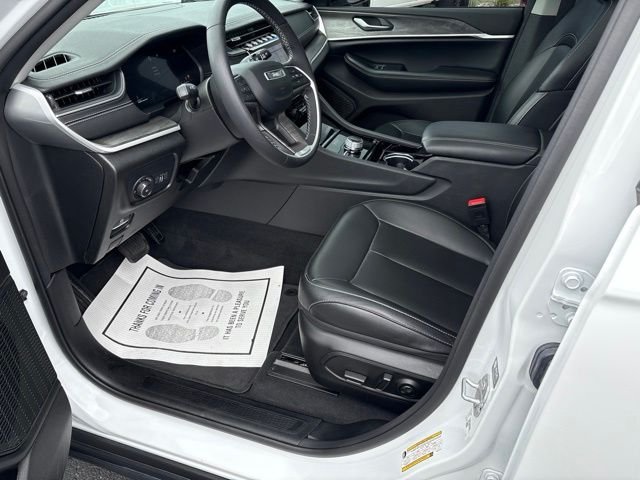 Used 2023 White Jeep Limited image 22