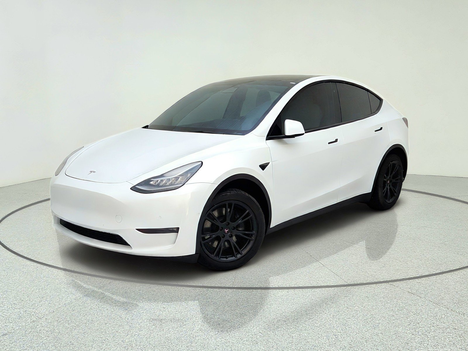 Used 2021 WHITE Tesla Long Range image 1