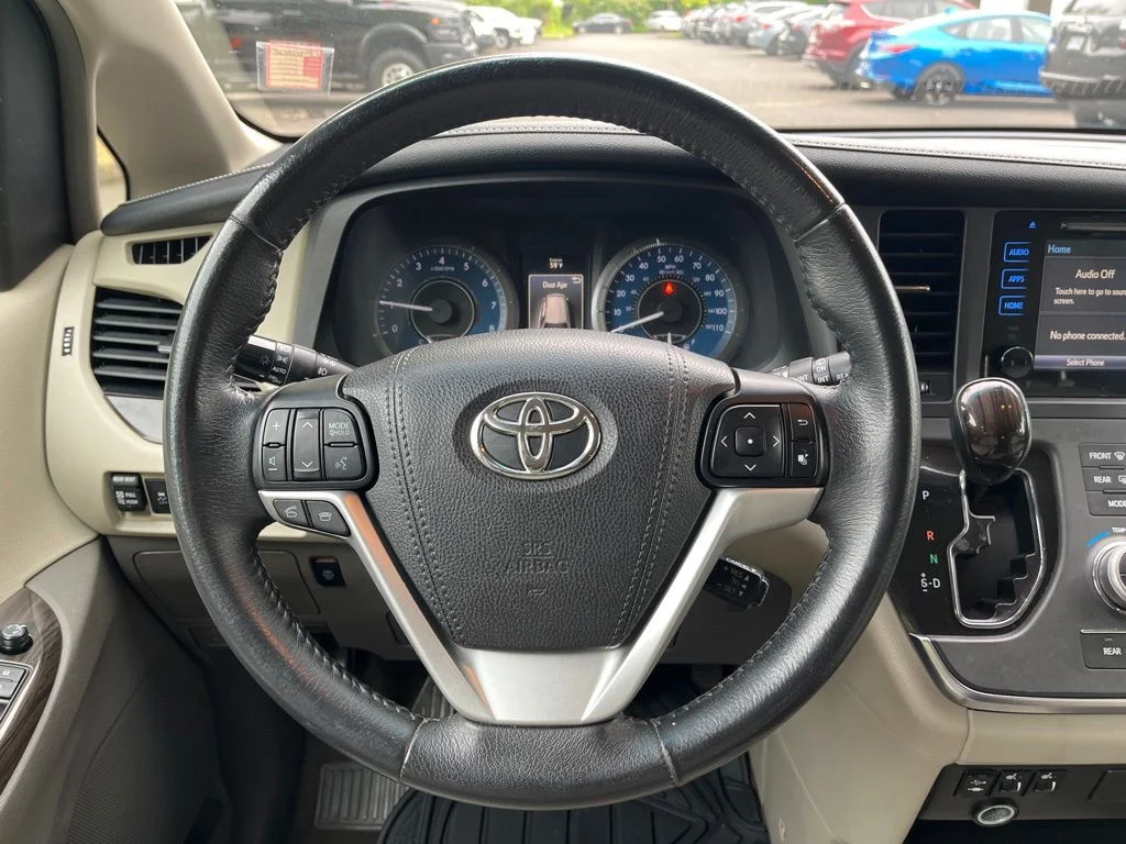 Used 2017 Black Toyota XLE image 15