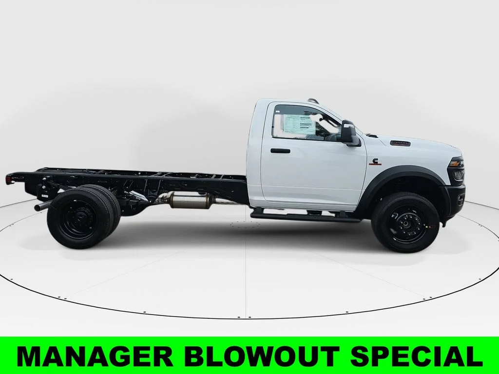 New 2026 Bright White Clear-Coat Exterior Paint RAM Tradesman image 2