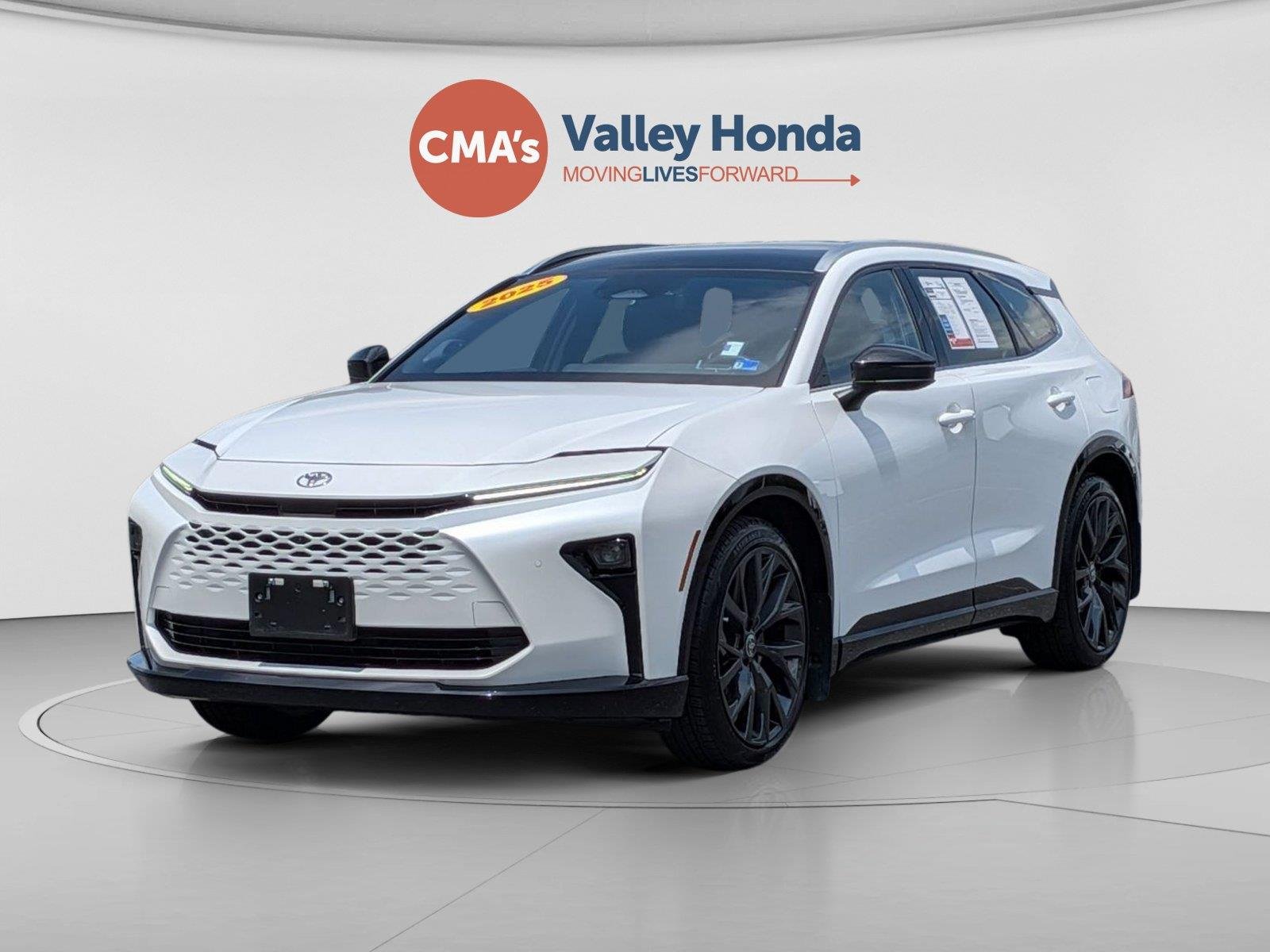 Used 2025 Oxygen White Toyota Limited image 1