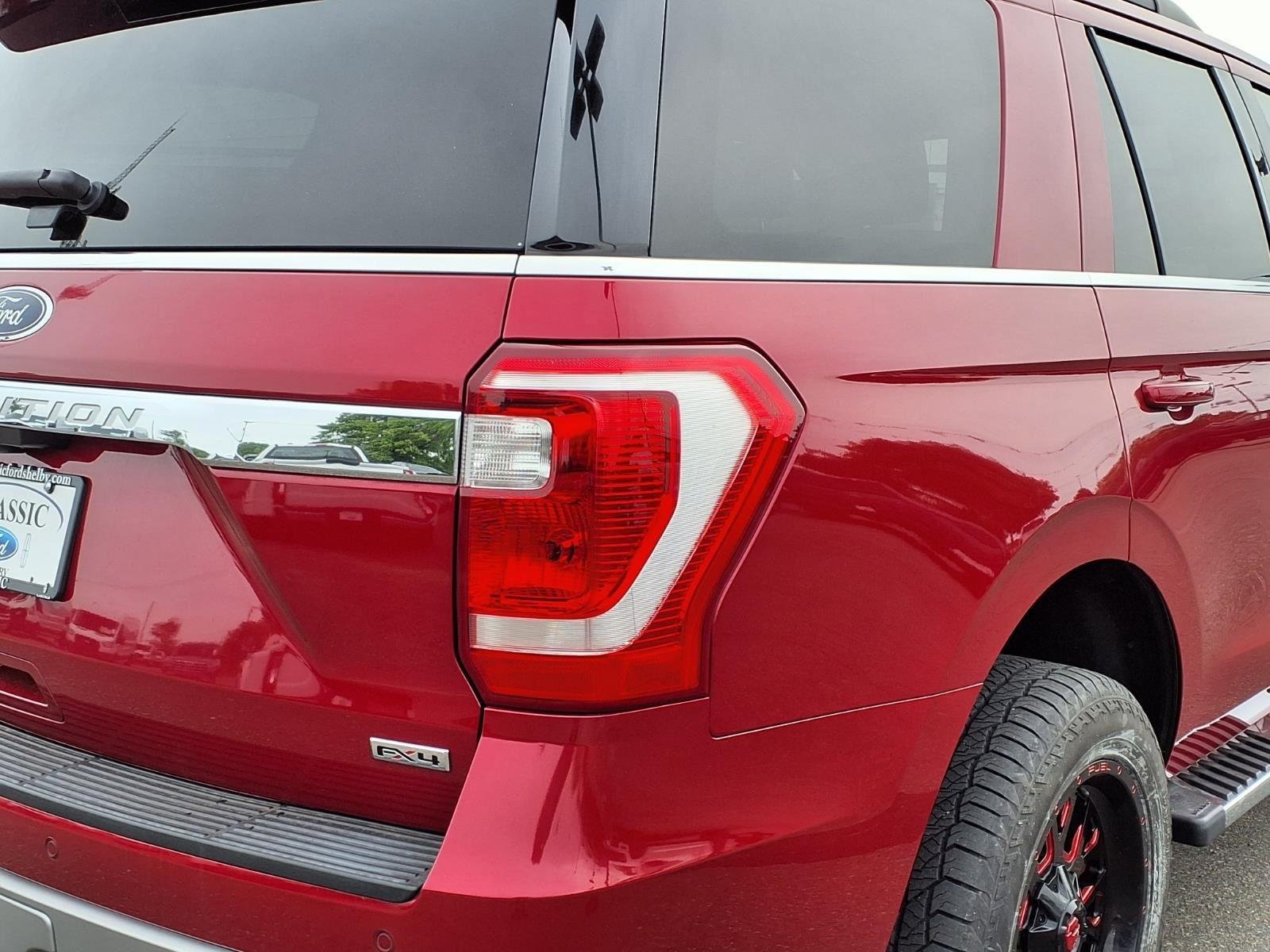 Used 2021 Rapid Red Metallic Tinted Clearcoat Ford XLT image 18
