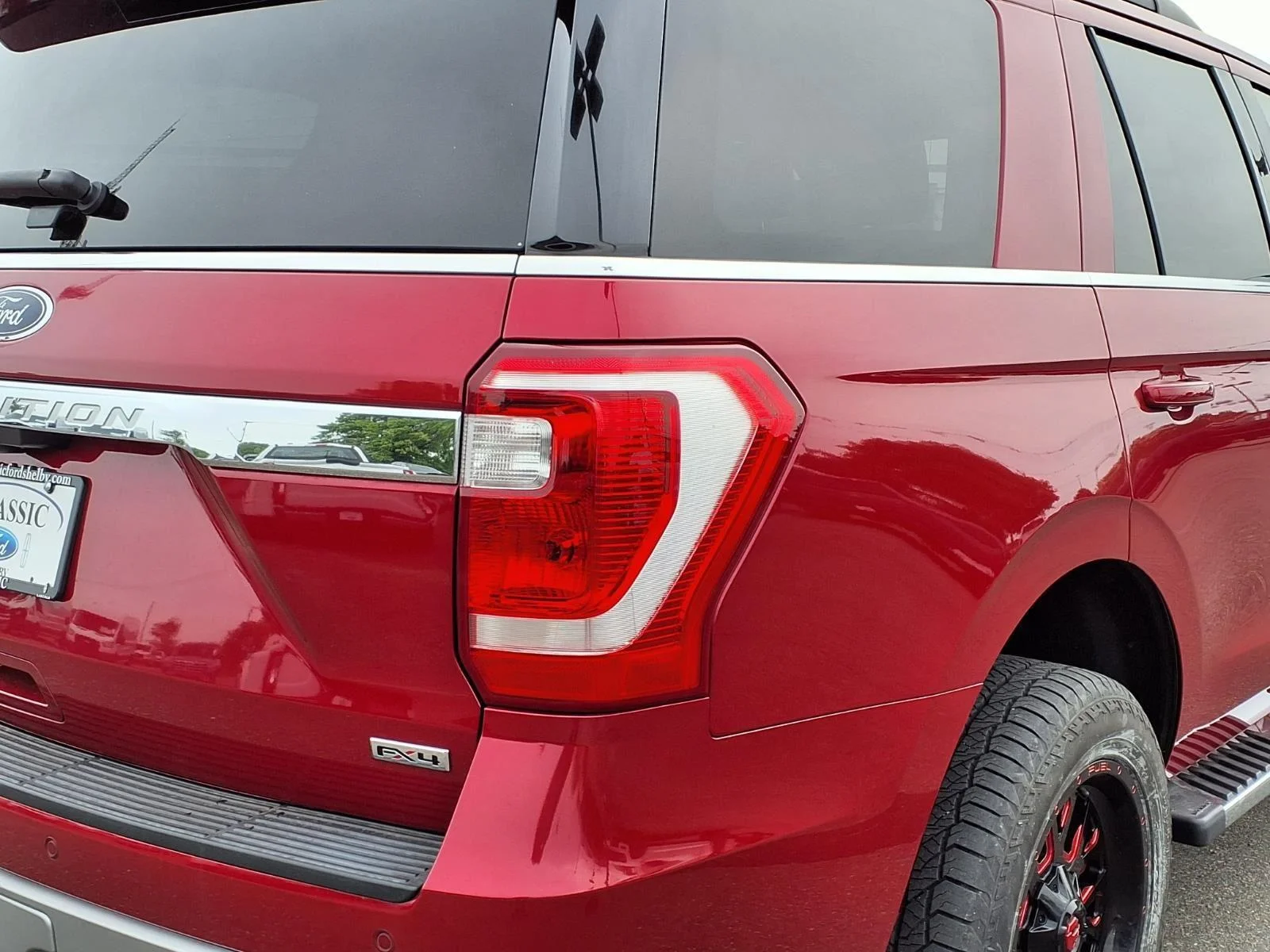 Used 2021 Rapid Red Metallic Tinted Clearcoat Ford XLT image 18