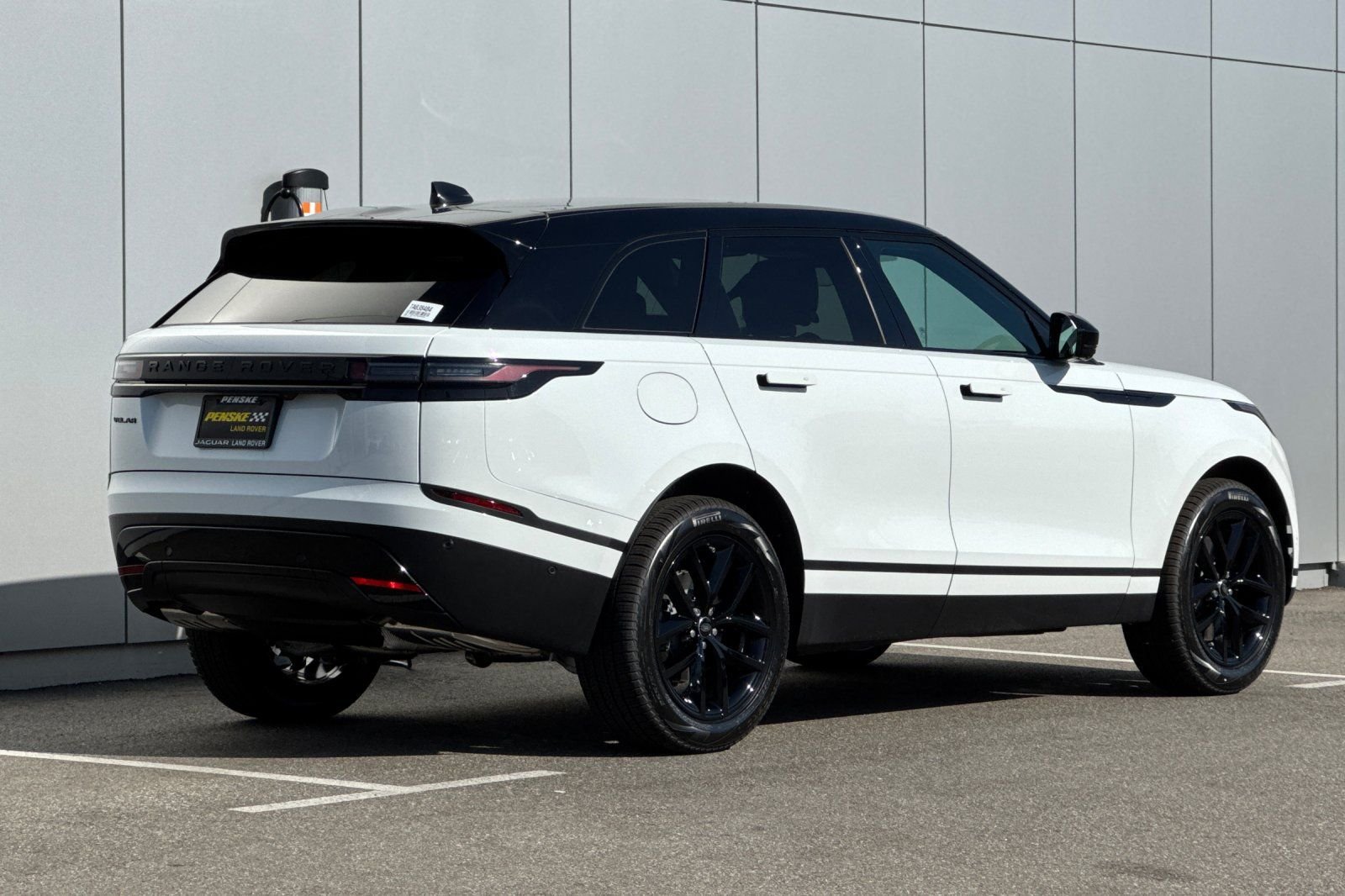 New 2026 Fuji White Land Rover S image 5