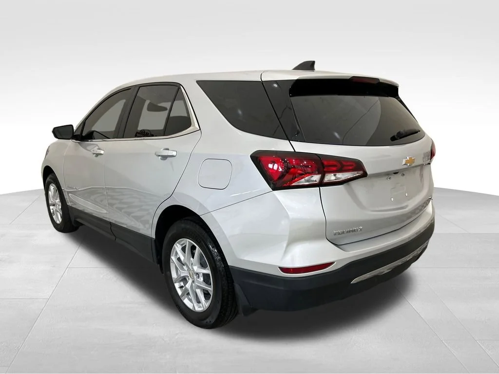 Used 2022 Silver Ice Metallic Chevrolet LT image 3