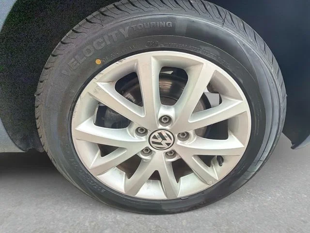 Used 2021 Blue Volkswagen 1.4T TSI image 11