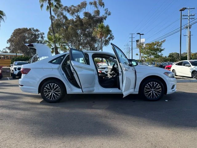 Used 2021 White Volkswagen 1.4T SE image 30