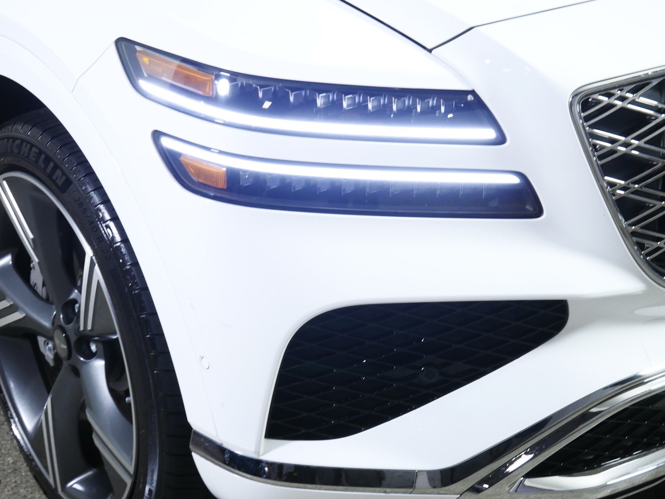 Certified Used 2025 Alta White Genesis 3.5T Prestige image 16