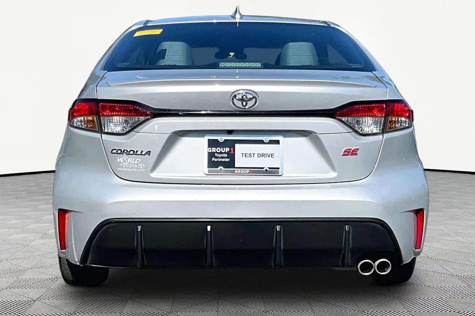 Used 2025 Classic Silver Metallic Toyota SE image 5