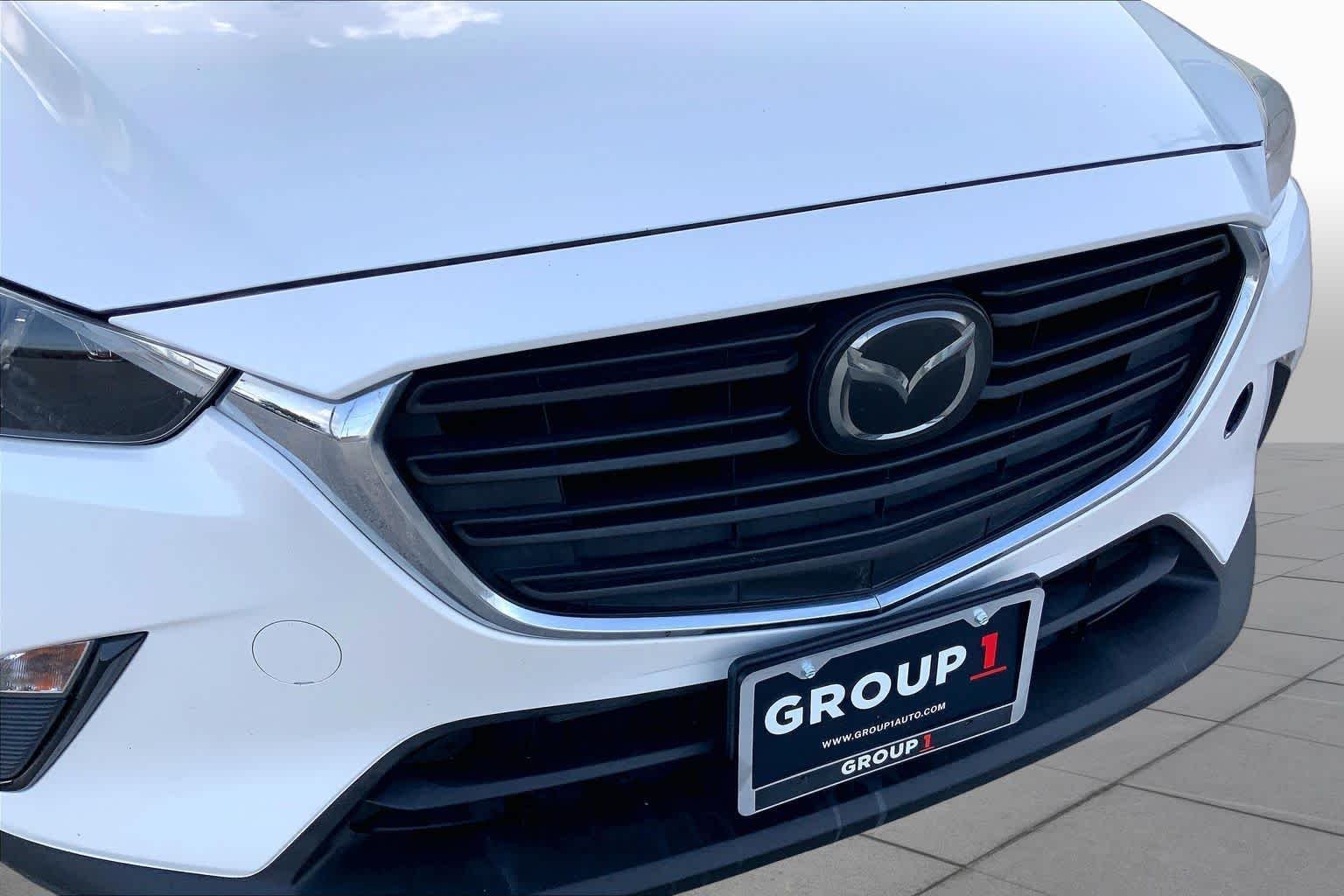 Used 2020 Snowflake White Pearl Mica Mazda Sport image 30
